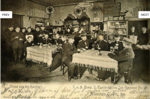Zdjęcie kantyn w koszarach Funka wraz z żołnierzami 151 Pułku Piechoty. Wykonane 1903r. (Pocztówka z prywatnych zbiorów Rafała Bętkowskiego)