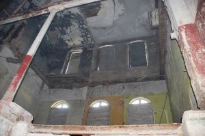 Zachowane elementy stalowej konstrukcji z czasów budowy 1890-92. Przeznaczone do rewitalizacji. Zdjęcie wykonane w 2013 r.